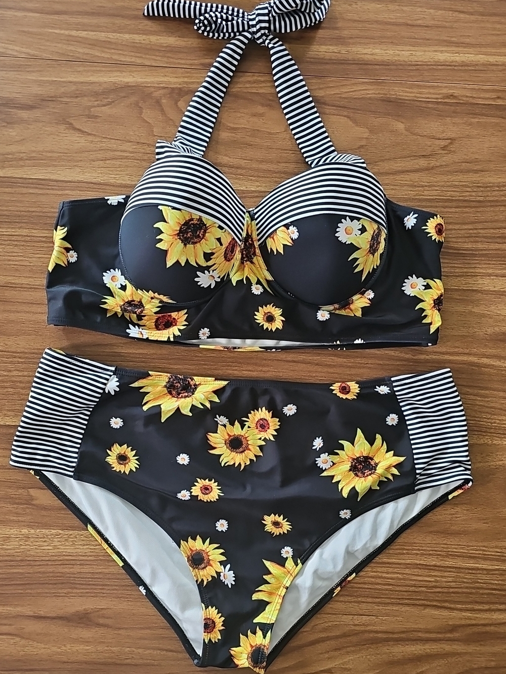 DRESSFO Sunflower Stripe High-Waist Vintage Style Bikini Set - Black/Yellow